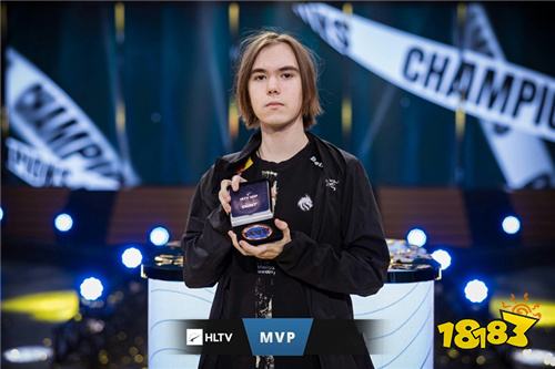 限两次运球 限两次运球